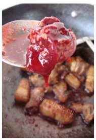 好吃的玫瑰腐乳红烧肉做法图解6)