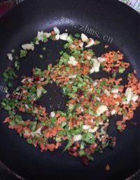 美味的孜然馍片做法图解5)