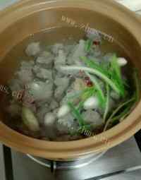 唇齿留香的冬瓜排骨汤做法图解4)