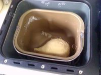 自制豆沙面包卷做法图解2)