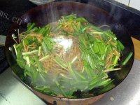 家常菜韭菜土豆丝做法图解8)