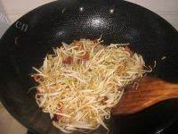 家常菜肉炒绿豆芽做法图解3)