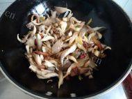 「绿色食物」蘑菇炒肉做法图解6)