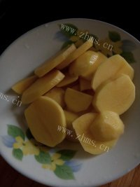 美味的香煎土豆饼做法图解3)
