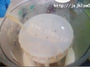 美味的南瓜牛奶浓汤做法图解3)