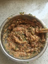 自制榨菜鲜肉月饼做法图解6)