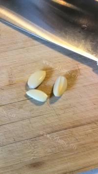 五味俱全的蒜蓉茼蒿做法图解1)