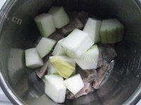 美味的冬瓜薏米排骨汤的做法图解六