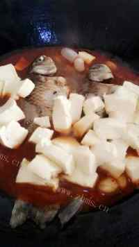 美味的 家常鲫鱼炖豆腐做法图解10)