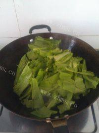 家常菜豆豉鲮鱼油麦菜做法图解5)