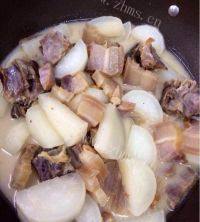家常萝卜炖腊肉