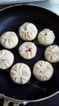 美味香菇虾仁生煎包做法图解17)