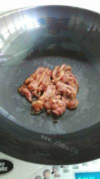 美味的榨菜肉丝做法图解4)