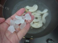 好喝的雪梨菊花茶做法图解7)