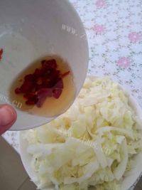 色味俱全的凉拌甘蓝