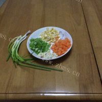 香飘十里的炒饭做法图解1)