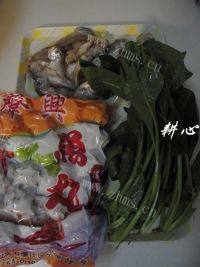 美味的菠菜鱼丸汤做法图解1)