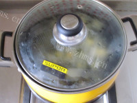 养生的苹果银耳红糖水做法图解4)
