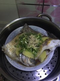 美味的葱油鳊鱼