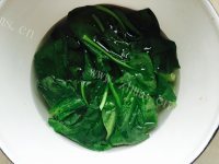 美味的青菜瘦肉面条粥做法图解3)