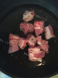 色泽鲜亮的糖醋排骨做法图解3)