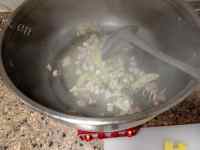 好吃的肉丁炒豌豆做法图解3)