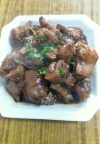 色香味俱全的炖猪蹄