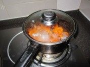 美味的甜杏酱做法图解5)