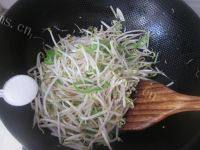 简单的素炒绿豆芽做法图解6)