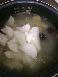 好吃的排骨萝卜汤做法图解6)