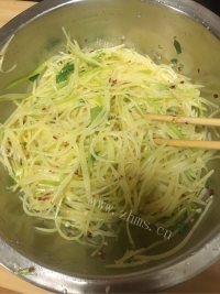 开胃的凉拌土豆丝做法图解5)