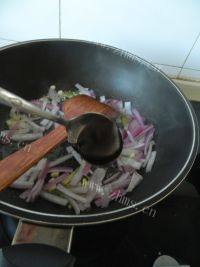 味道不错的铁板酱爆墨鱼仔做法图解9)