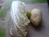 好吃不腻的土豆炖白菜做法图解1)