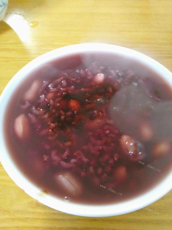香气浓郁的黑米粥