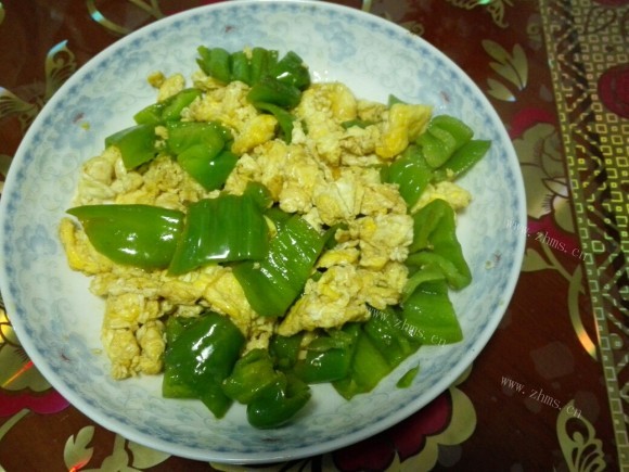 玉盘珍馐的青椒炒鸡蛋
