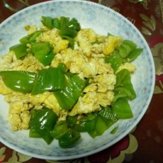 玉盘珍馐的青椒炒鸡蛋