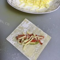 美味的芝士火腿卷做法图解3)