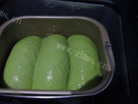 鲜绿菠菜吐司做法图解12)