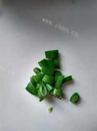 质嫩爽口的鸡蛋羹做法图解3)