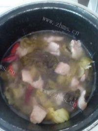 美味的水煮酸菜肉片做法图解3)