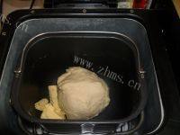 自制蔓越莓餐包做法图解3)