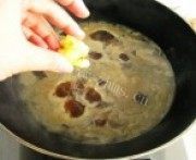 豆角土豆炖排骨做法图解4)