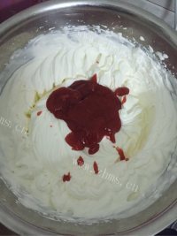 独特的草莓奶油蛋糕做法图解4)