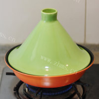 美味的腊味煲仔饭做法图解3)