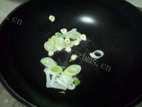 滑嫩的素炒蘑菇做法图解2)