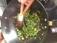 家常菜青椒鸡蛋做法图解7)