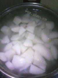 美味的冰糖雪梨汤做法图解4)