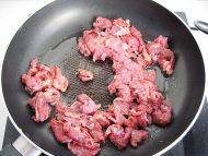杏鲍菇炒牛肉做法图解5)