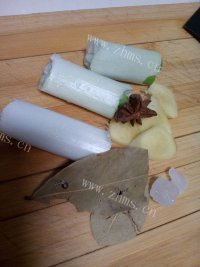 油而不腻的西红柿炖牛腩做法图解3)