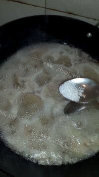 美味的平菇肉片汤做法图解12)